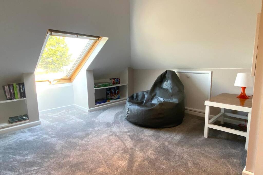 Spacious 2 Bed Apt Sleeps 4 Near Bournemouth Beach المظهر الخارجي الصورة